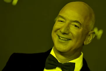 Bezos do të shesë pesë miliardë dollarë aksione të Amazon pasi aksionet e kompanisë arrijnë rekord të lartë