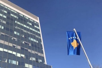 Pavarësisht kritikave të ashpra, Qeveria arsyeton Ligjin për KPM-në