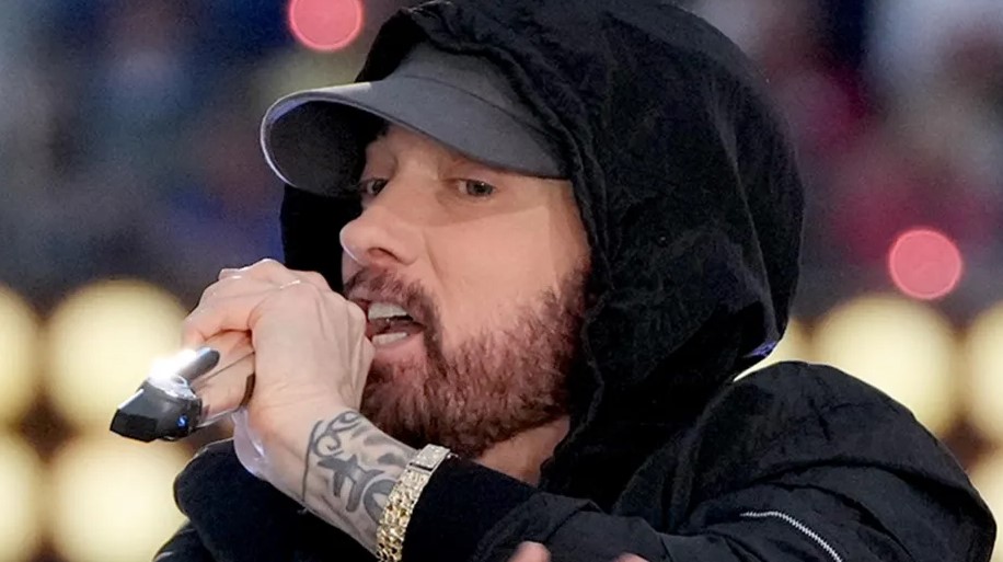 Albumi i ri i Eminem, “The Death of Slim Shady” cilësohet si “një çantë e përzier” nga kritikët