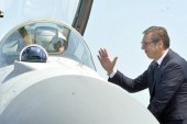 Dashuria e Aleksandër Vuçiqit për armët që nuk i përdor dot