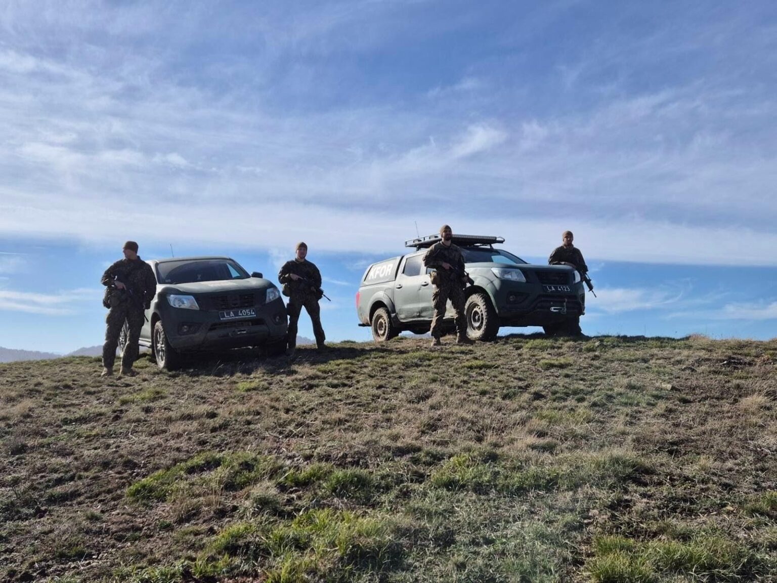 Ushtarët e KFOR-it gjatë patrollimit në pikat kufitare