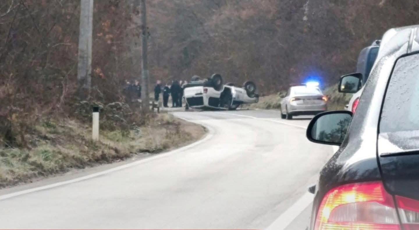 Aksidentohet një veturë e policisë në veri