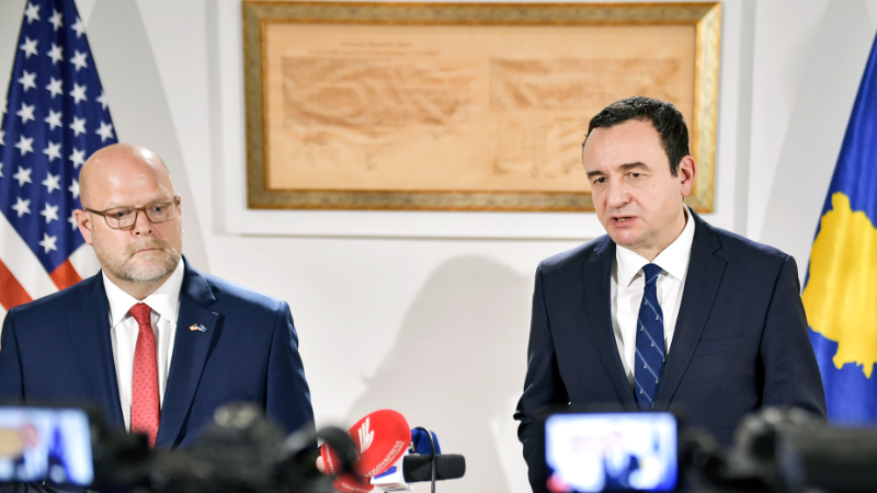 Hovenier: “Mezi pres të shohë se çfarë do të arrijë populli i Kosovës më 2025”