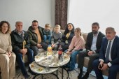 Osmani vizitoi familjen Behrami në Kroin e Vitakut: Familje qëndrestare