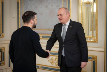 Kryediplomati shqiptar takohet me Zelenskyn në Kiev: Shqipëria qëndron me vendosmëri me Ukrainën