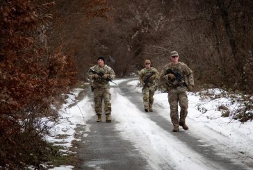 Ushtarët amerikanë kryejnë patrullime në kufirin Kosovë-Serbi