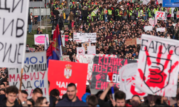 Vazhdojnë protestat kundër Vuqiçit në Beograd