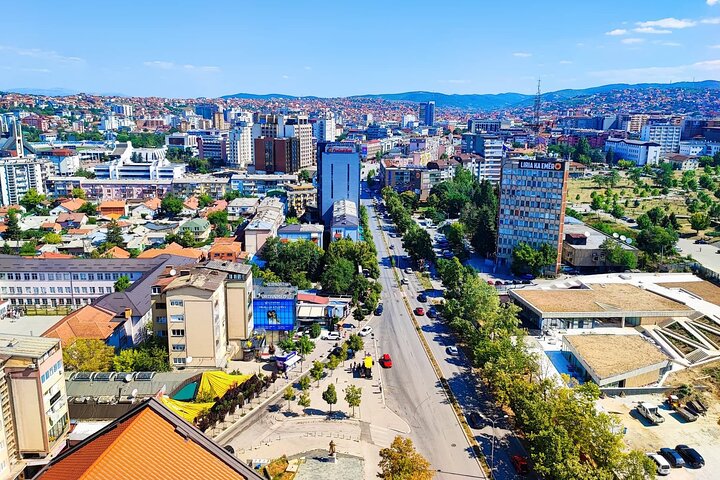Në Prishtinë dalja më e madhe në zgjedhje: Deri në ora 15:00 votuan afër 37%
