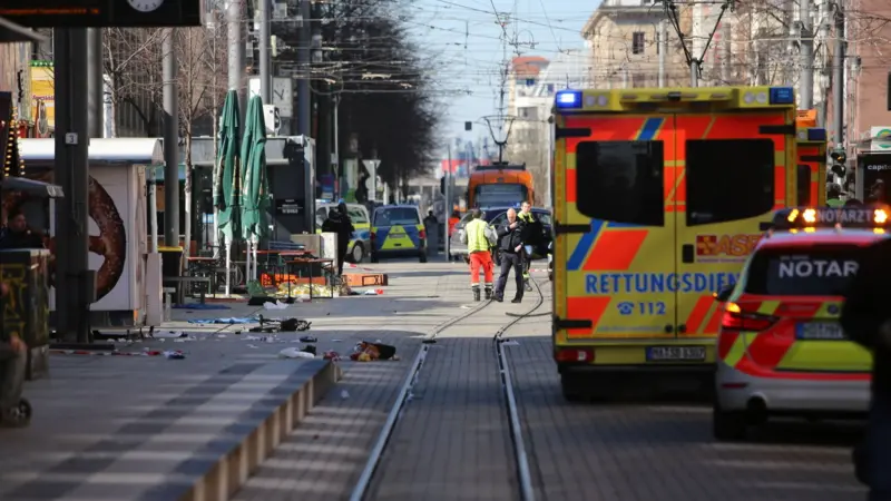 Vetura përplas turmën e njerëzve në Mannheim të Gjermanisë, një i vdekur – arrestohet i dyshuari