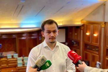 Cakolli: Deputetët do të paguhen rreth 750 euro për 39 minuta punë