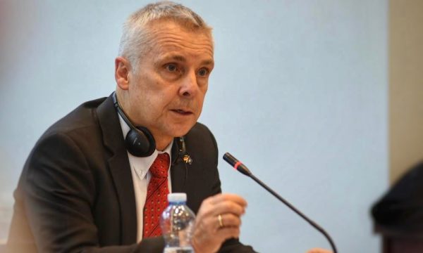 Ambasada Gjermane për rënien drastike të Kosovës në indeksin e lirisë së shtypit: Edhe më poshtë se Serbia, raporti libër detyrash për qeverinë e re