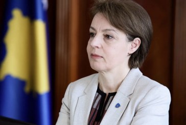 Ministrja e Punëve të Jashtme, Donika Gërvalla viziton familjen Maka për ngushëllime pas ndarjes nga jeta të Agim Makës