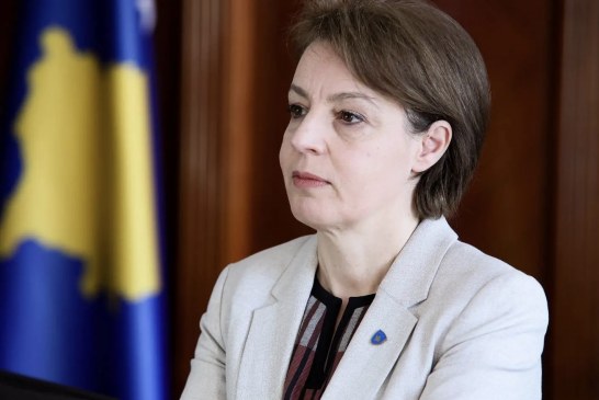 Ministrja e Punëve të Jashtme, Donika Gërvalla viziton familjen Maka për ngushëllime pas ndarjes nga jeta të Agim Makës