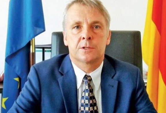 Ambasada gjermane e shqetësuar për vonesat në konstotuimin e Kuvendit
