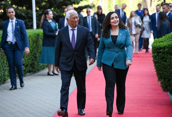 Presidentja Osmani në Tiranë me akuza ndaj BE-së: I keni hapur derën atyre që shkojnë te Putini dhe bllokoni Kosovën