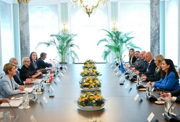 Pritje madhështore për Presidenten Vjosa Osmani në Zvicër