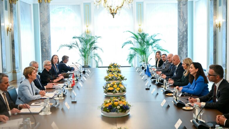 Pritje madhështore për Presidenten Vjosa Osmani në Zvicër