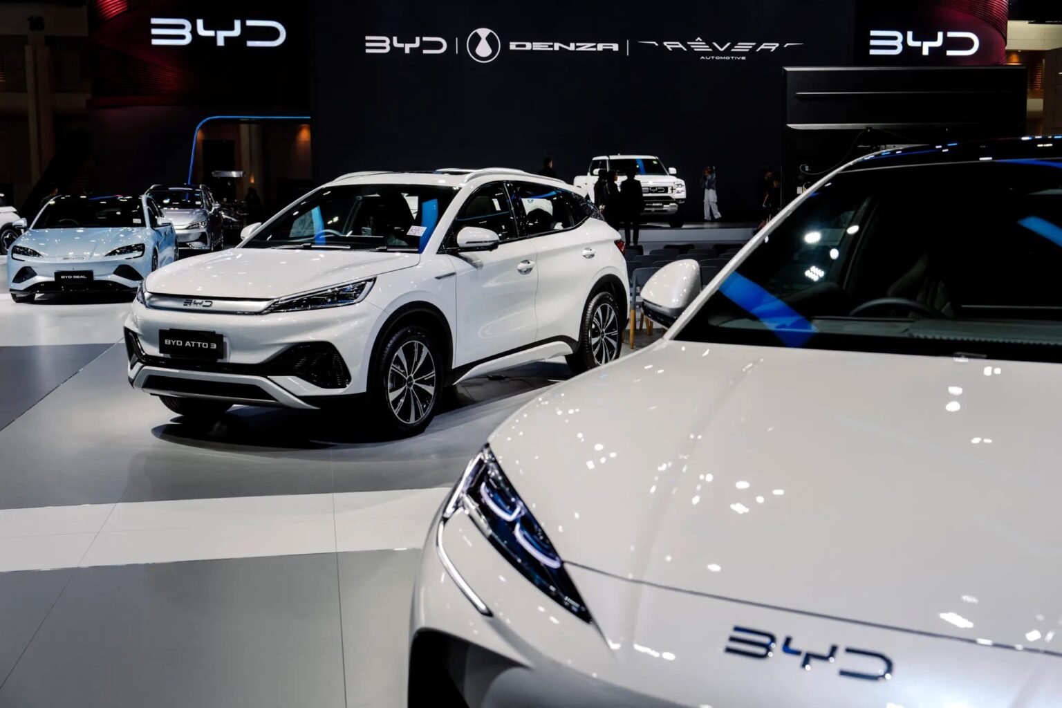 BYD ul çmimet deri në 30%, fitimi nën presion, shitjet në rritje