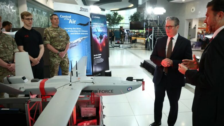 Britania do të furnizojë Ukrainën me 100,000 dronë – mediat britanike sjellin detajet