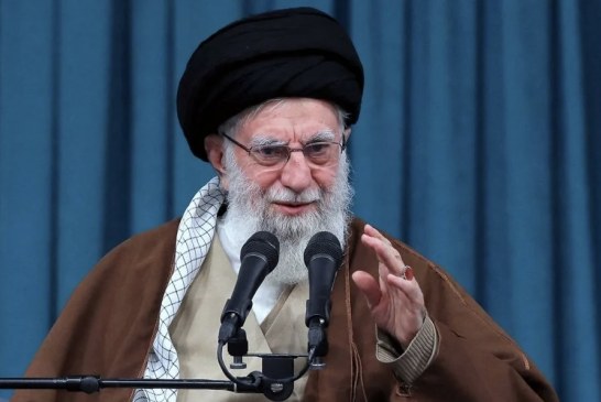 Trump e quajti një “shënjestër të lehtë”, por kush është Khamenei? Udhëheqësi i linjës së ashpër të Iranit, një nga njerëzit më të fuqishëm