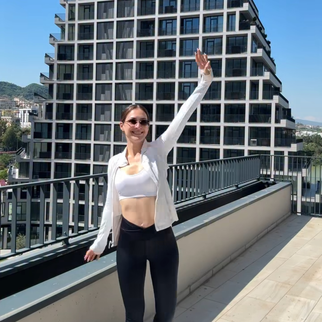 Apartamenti 500 mijë euro i Françeska Muratit përfshihet nga flakët