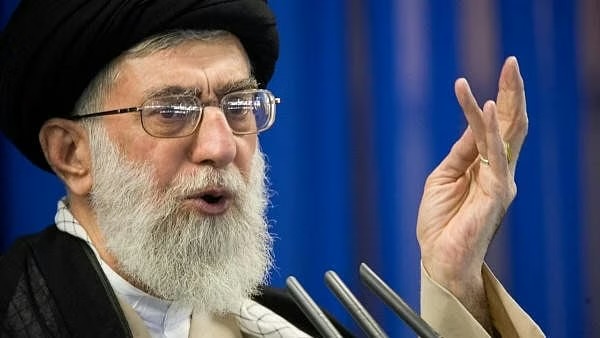 “Prano armëpushimin ose për 24 orë vijmë të marrim”, si u tërhoq Ali Khamenei pas kërcënimit nga inteligjenca amerikane