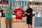 “Bardha’s Cake” mirëpret yllin e futbollit Lirim Kastrati